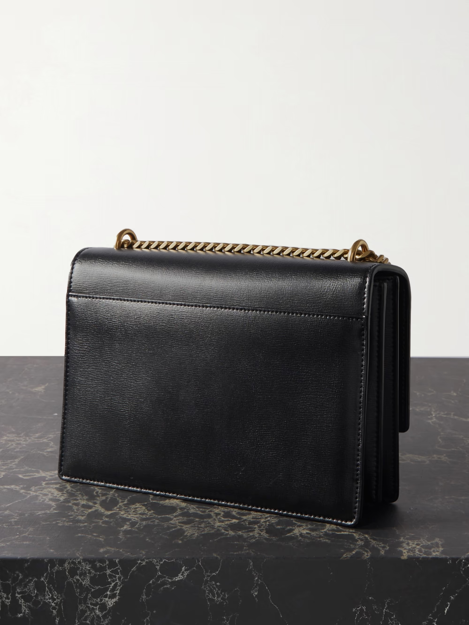 New stylish and versatile chain bag