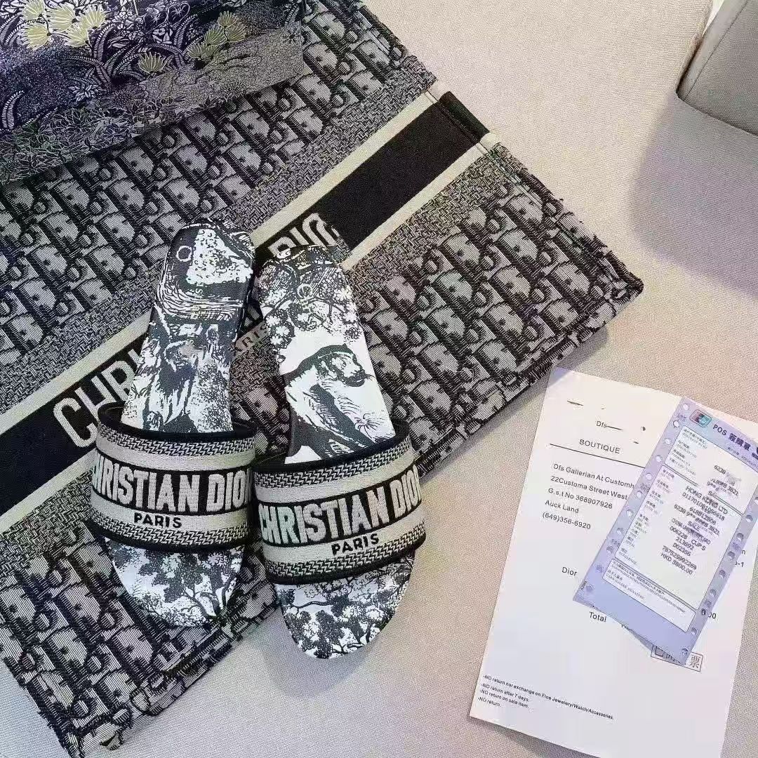 New letter embroidered fashion slippers