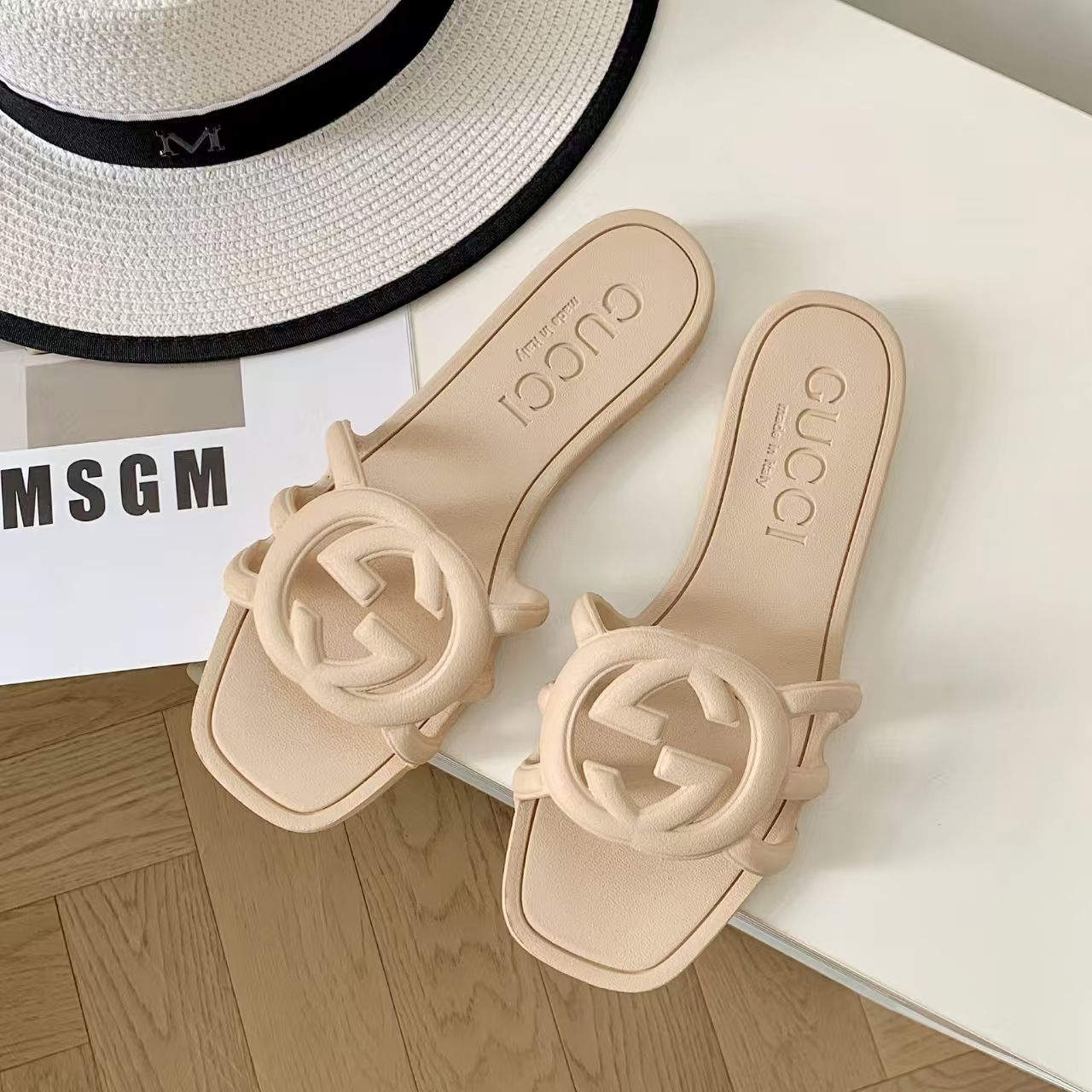 Stylish and casual one-strap non-slip flat sandals