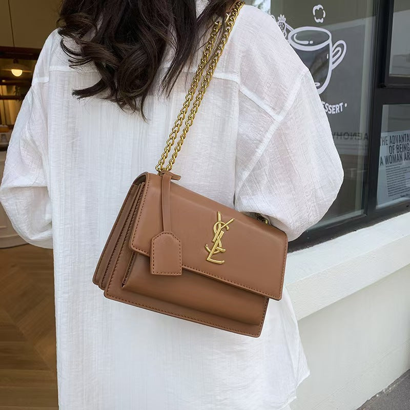 New stylish and versatile chain bag