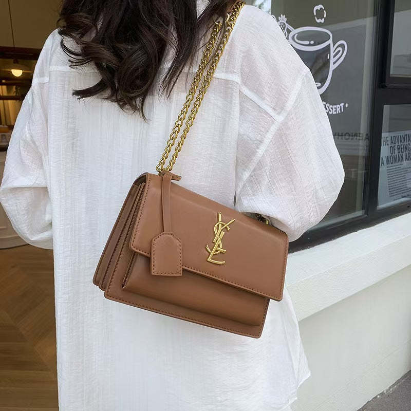 New stylish and versatile chain bag