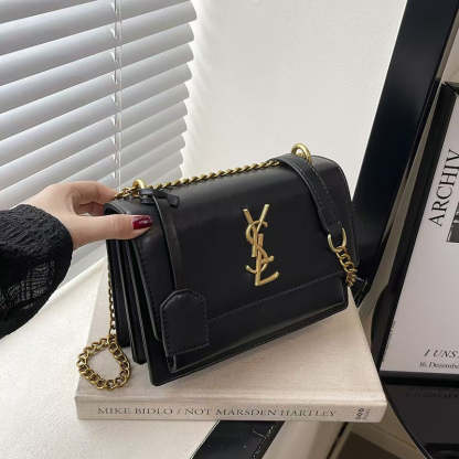 New stylish and versatile chain bag