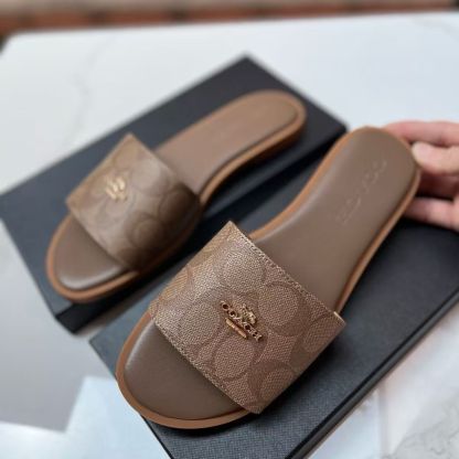 Round-toe retro flip-flops