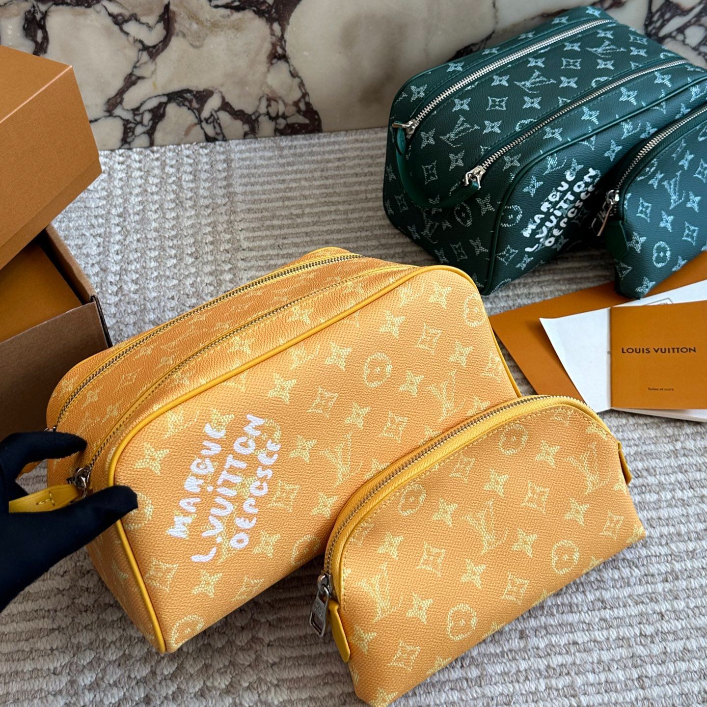 Double-zipper handbag + cosmetic bag