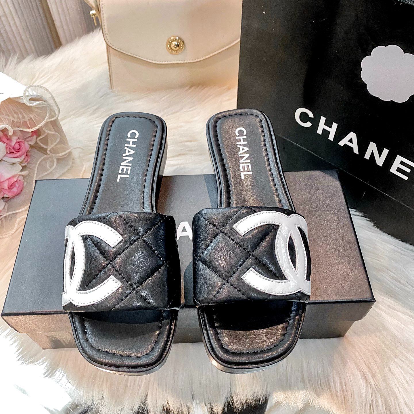 New style open-toe flat slippers