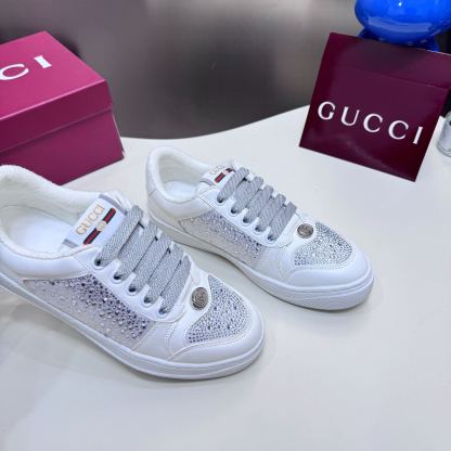 Distressed casual sneakers