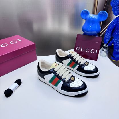 Distressed casual sneakers