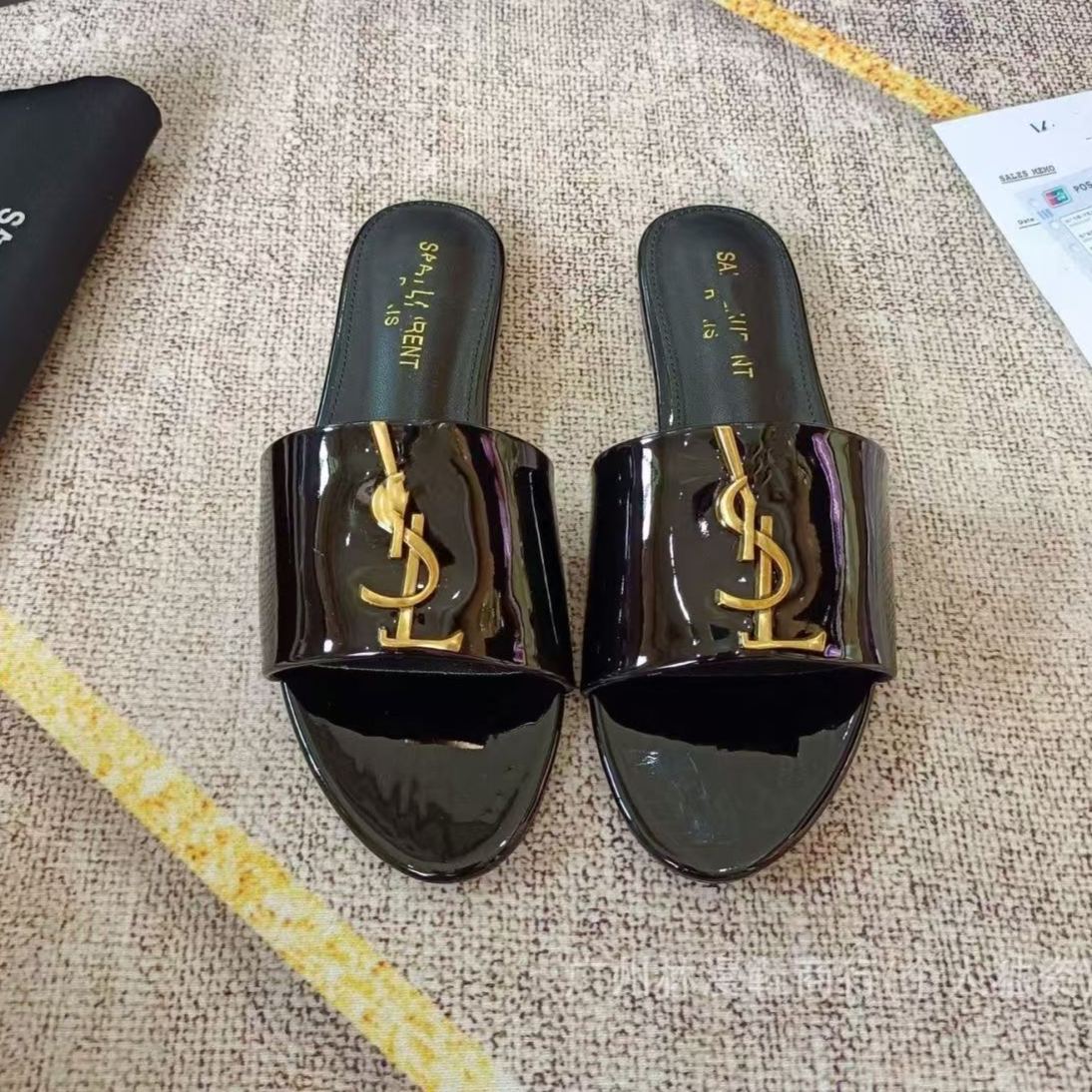Stylish, luxurious, versatile slippers for home wear