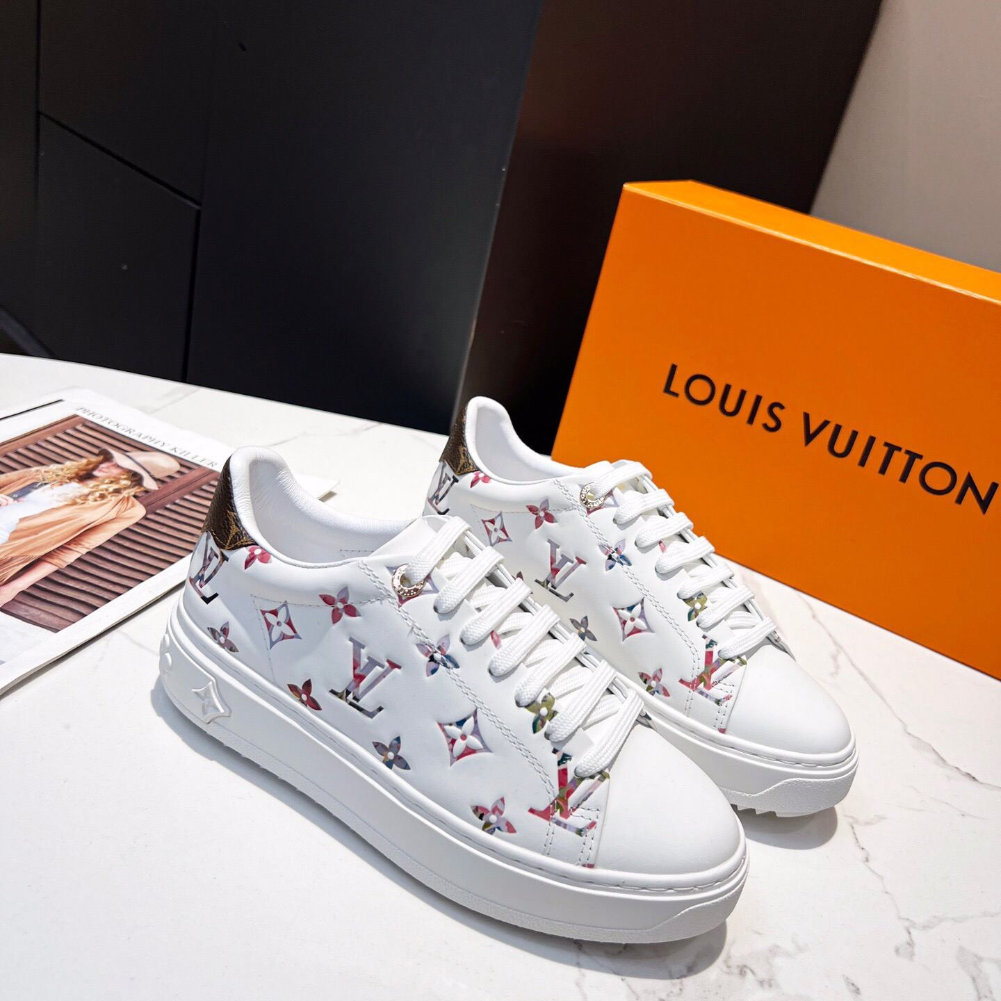 Thickened classic athletic shoes