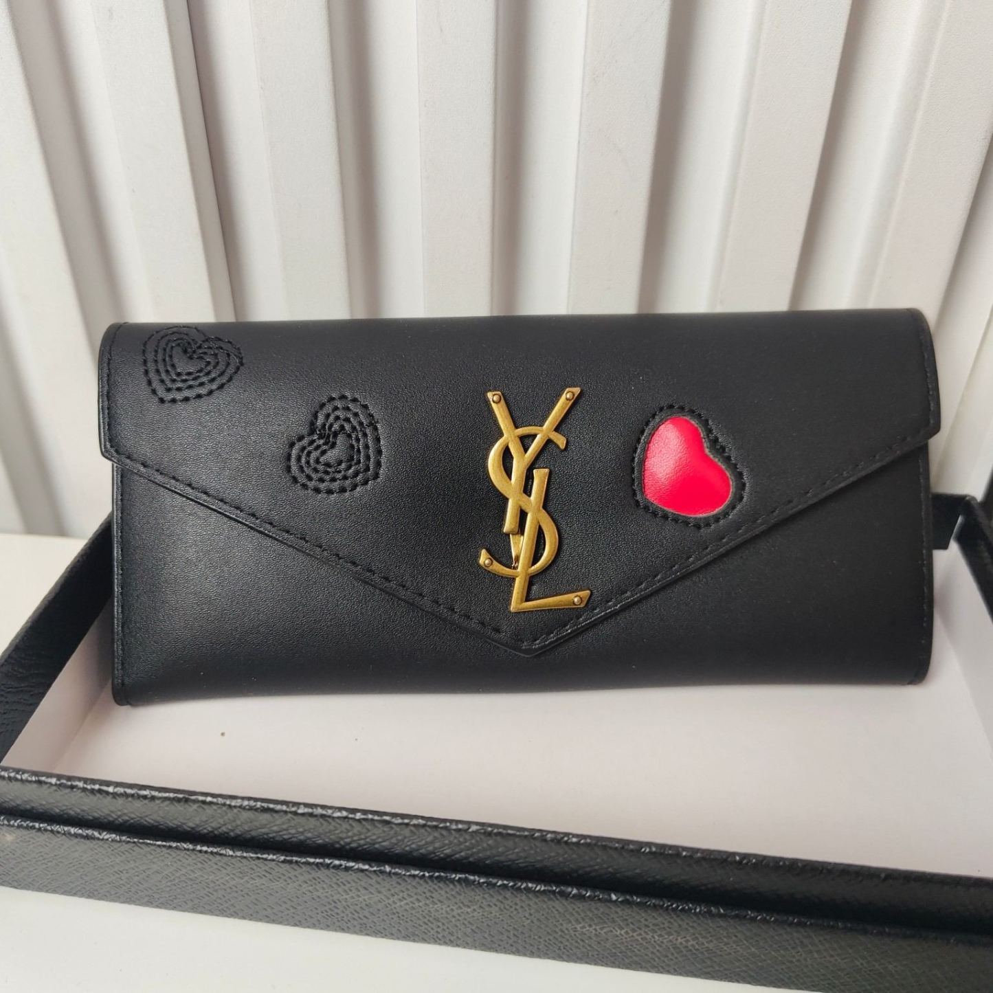 High-end luxury clutch bag