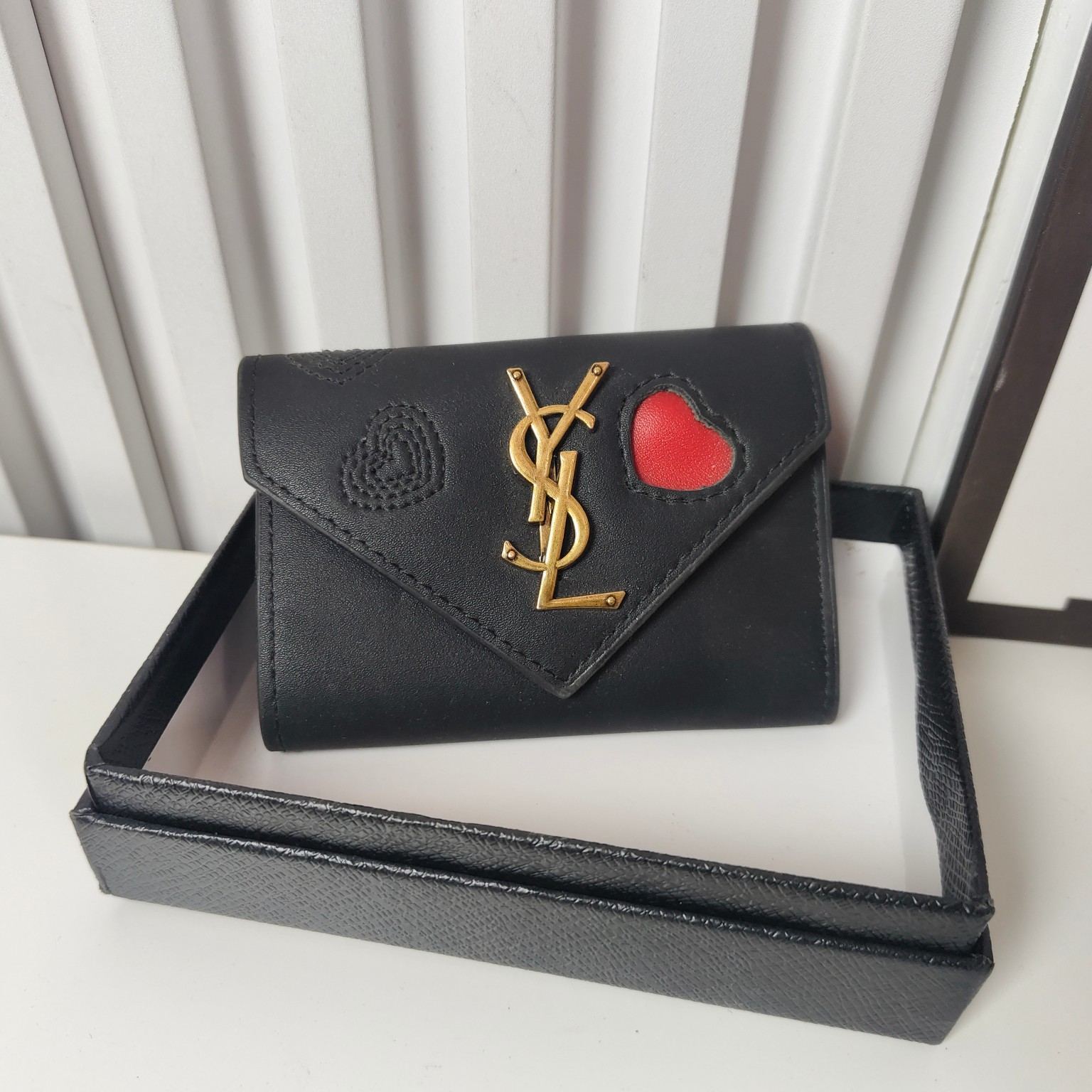 High-end luxury clutch bag