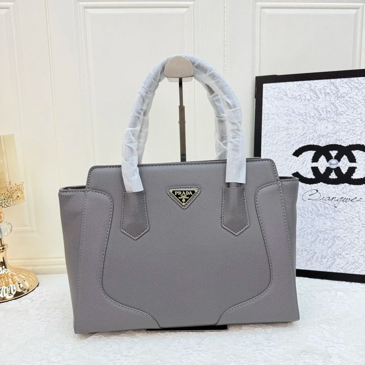 New versatile large-capacity tote bag