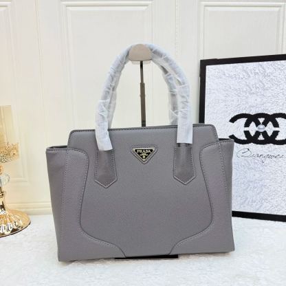 New versatile large-capacity tote bag