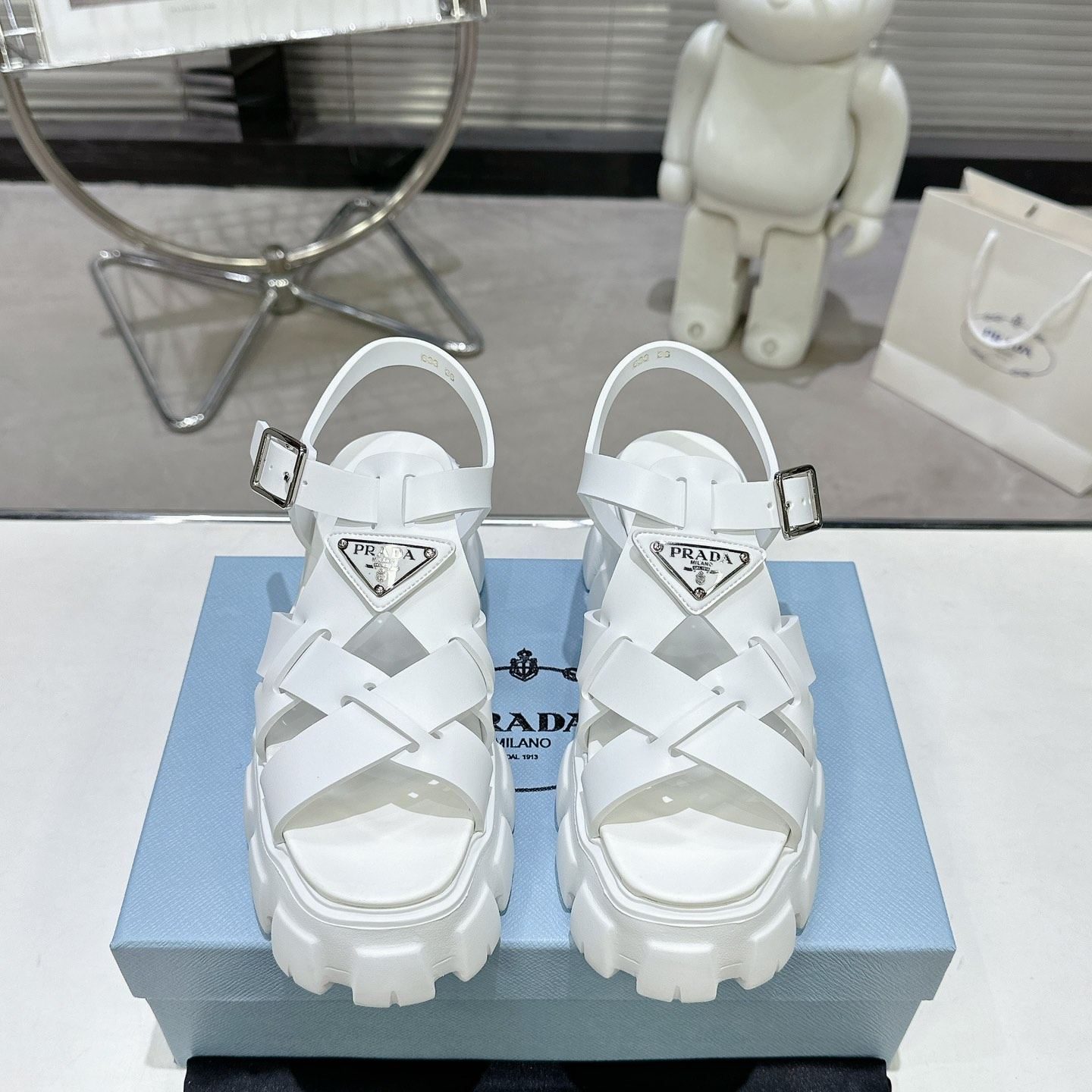 Triangle buckle serrated sole sandals