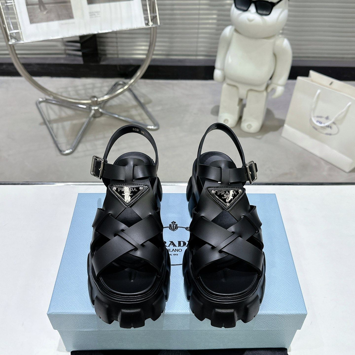 Triangle buckle serrated sole sandals