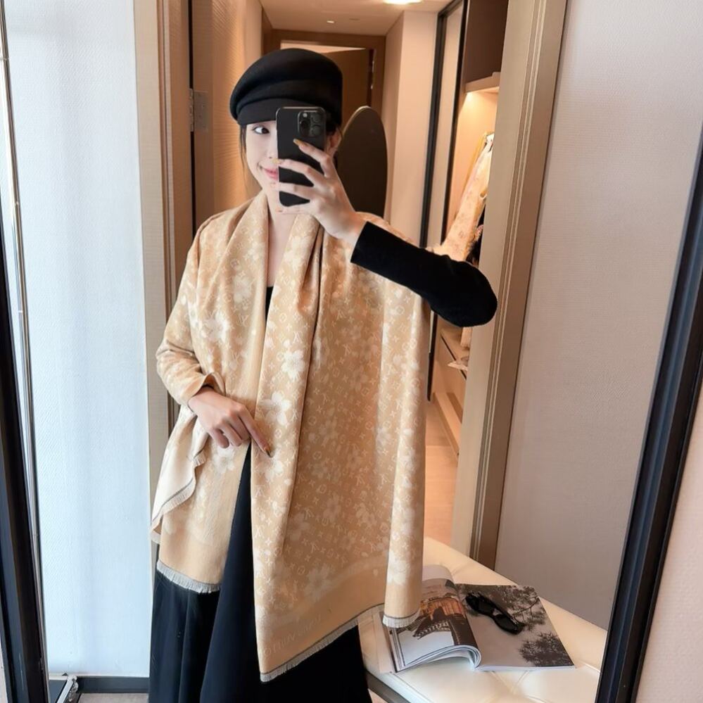 Cherry blossom pattern square scarf