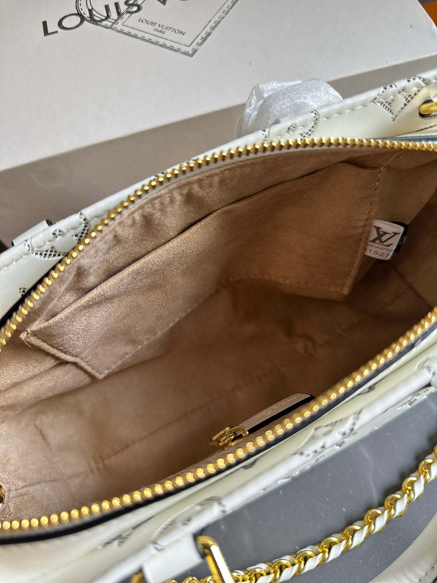 New stylish and simple shoulder bag