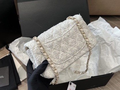 Woolen tweed handbag in Chanel style