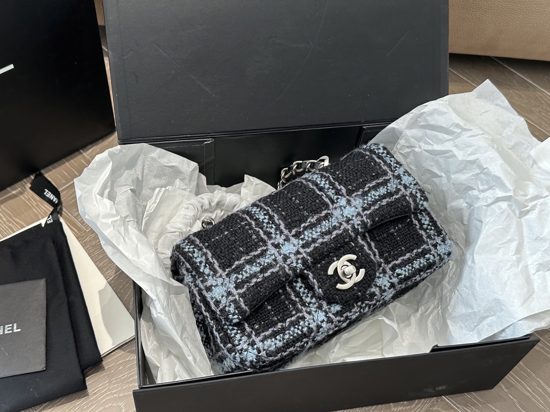 Woolen tweed handbag in Chanel style
