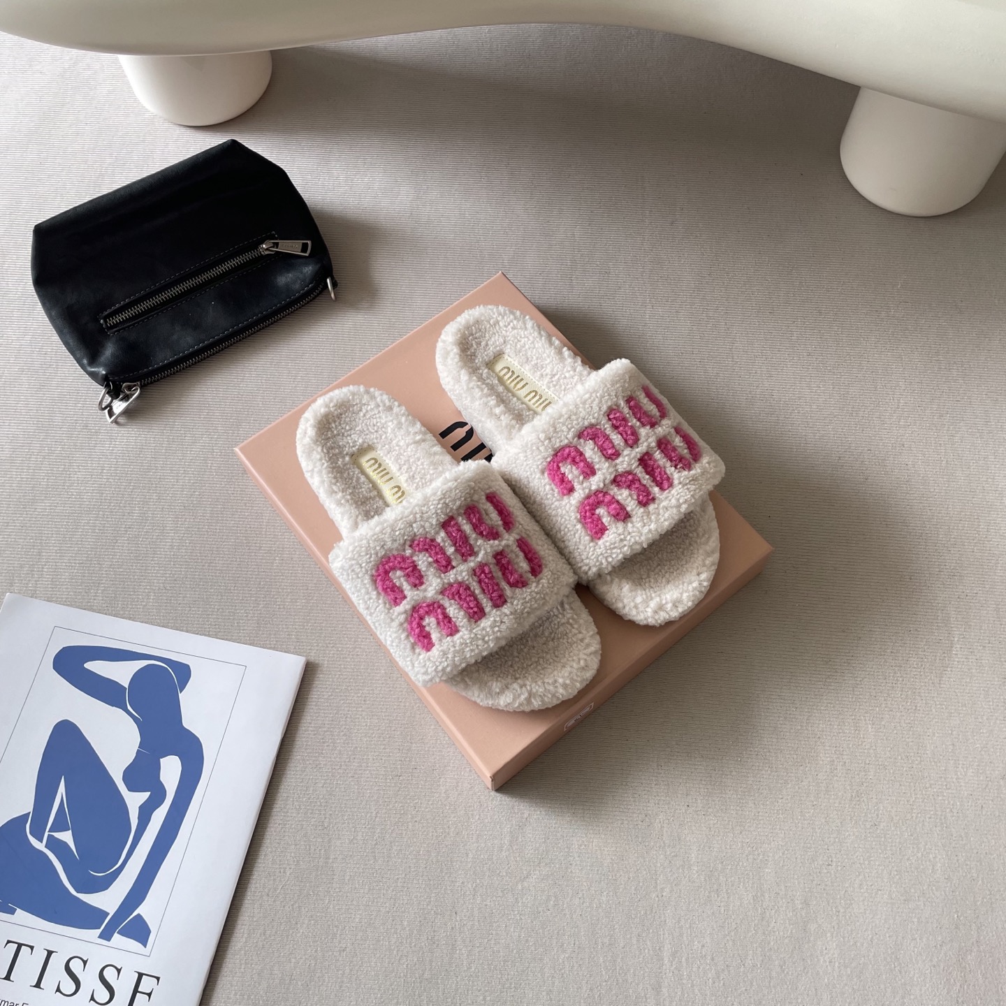 Letter-patterned furry shoes