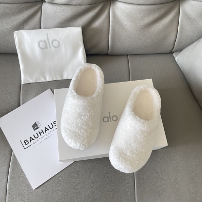 Autumn and winter lambskin fleece slippers