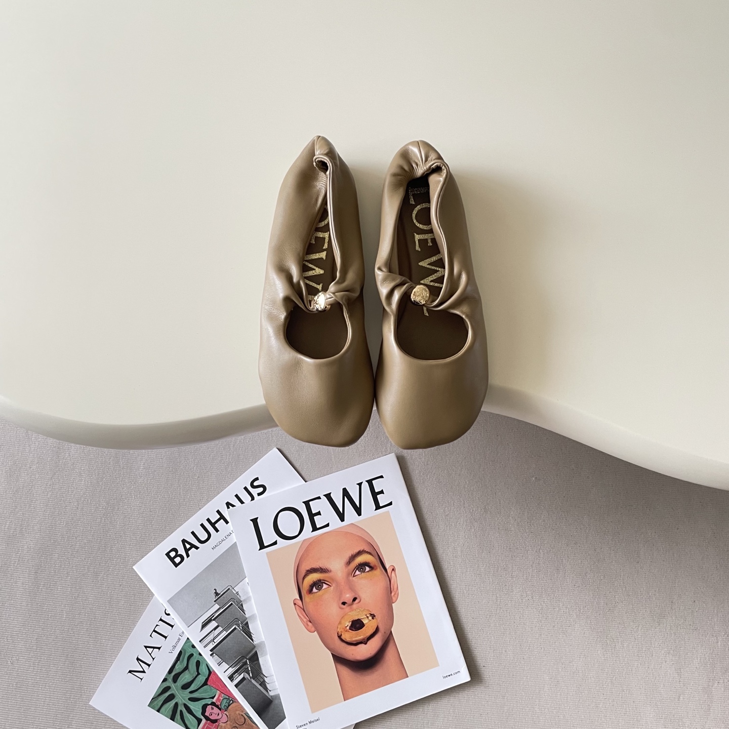 Beautiful and stylish petal-shaped Mary Jane shoes