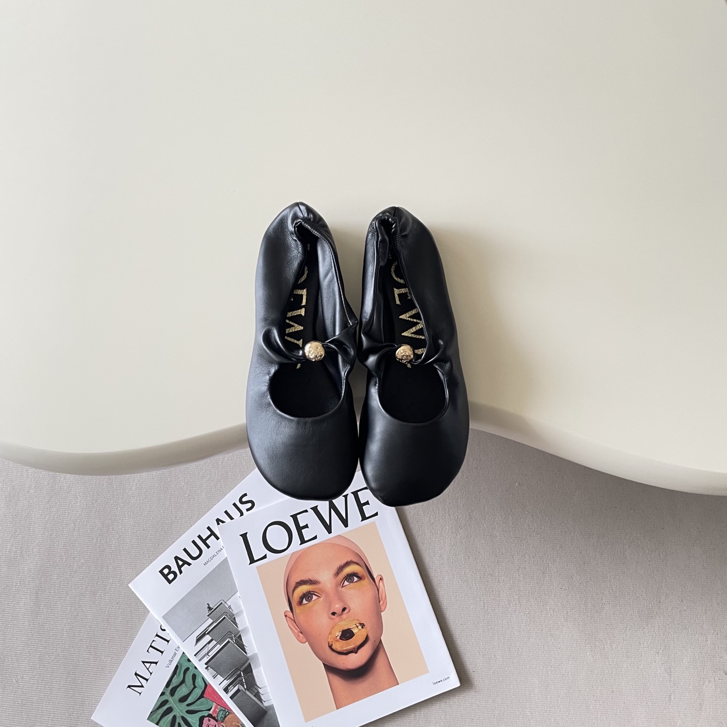 Beautiful and stylish petal-shaped Mary Jane shoes