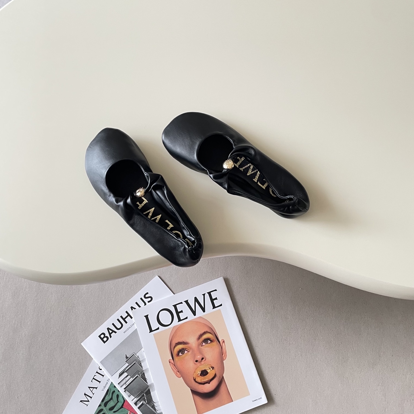 Beautiful and stylish petal-shaped Mary Jane shoes