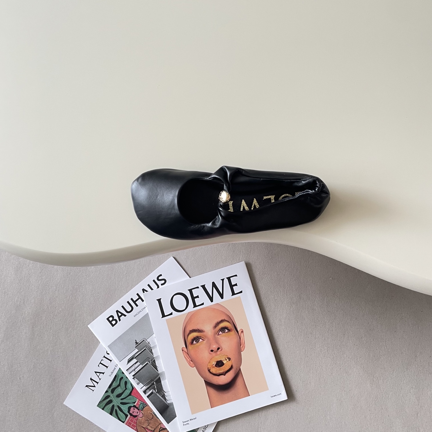 Beautiful and stylish petal-shaped Mary Jane shoes