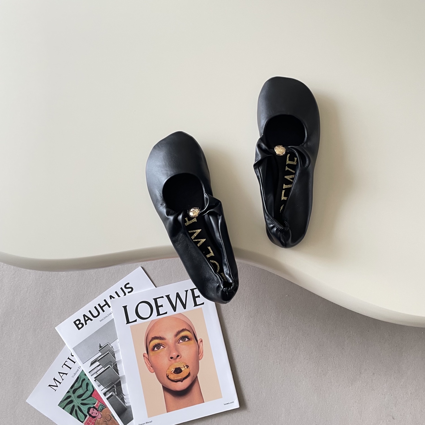 Beautiful and stylish petal-shaped Mary Jane shoes