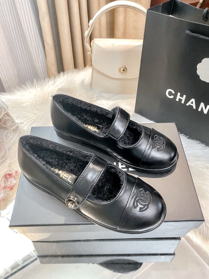 New round-toe flat shoes