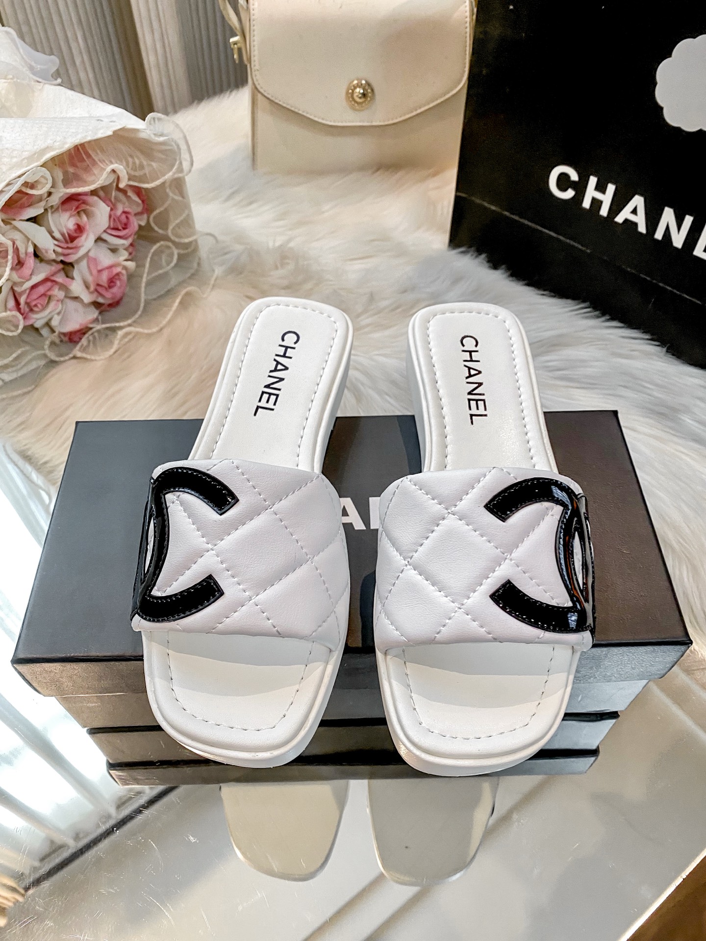 New style open-toe flat slippers