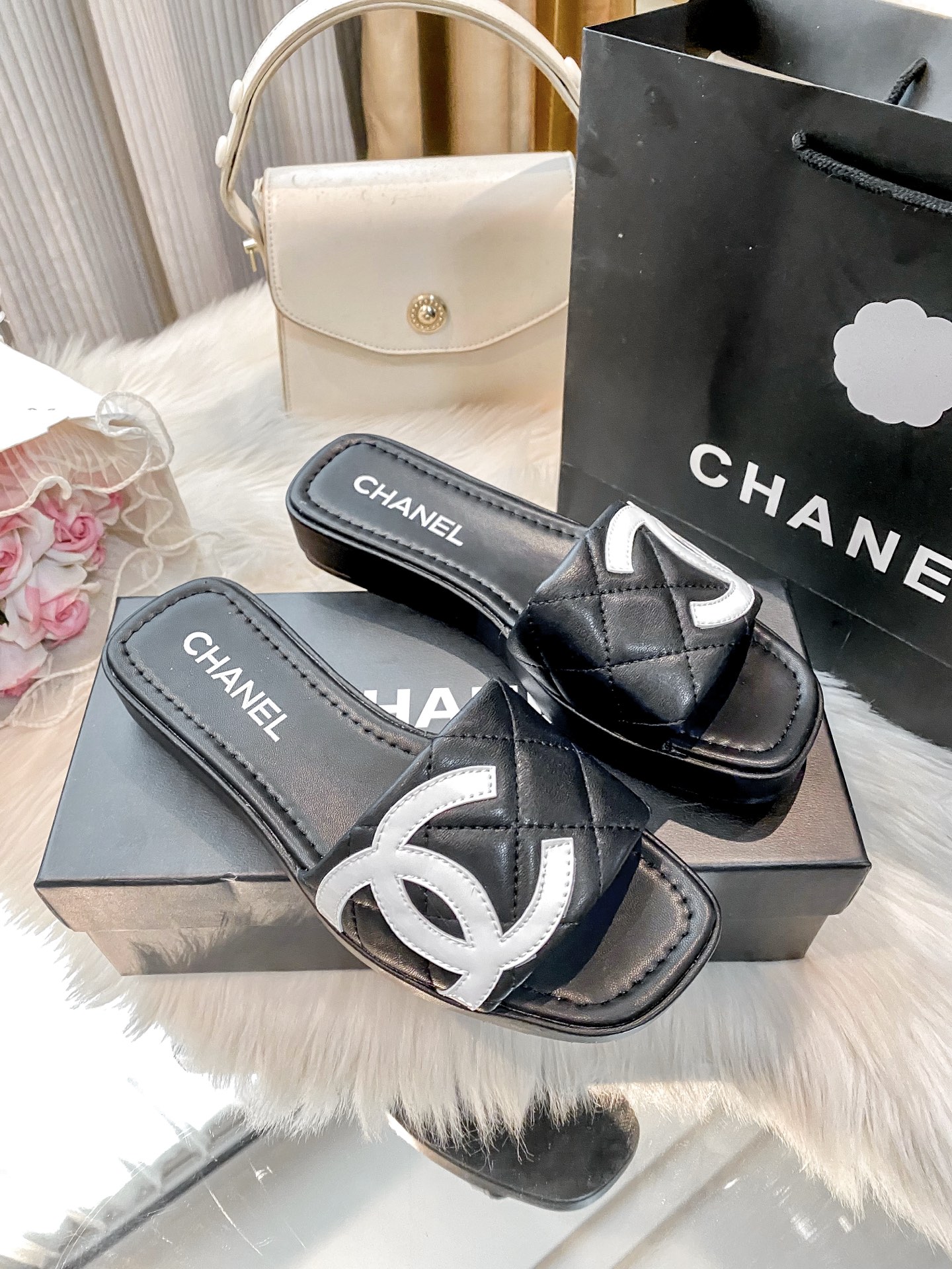 New style open-toe flat slippers