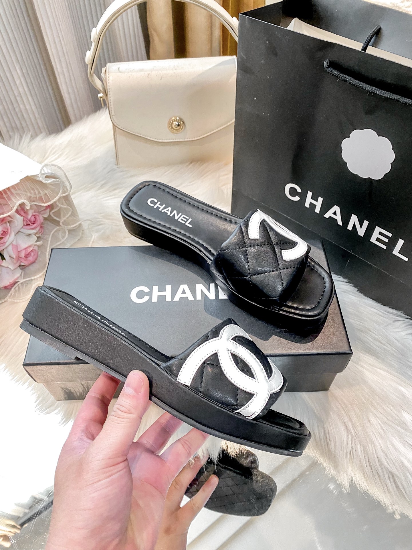 New style open-toe flat slippers