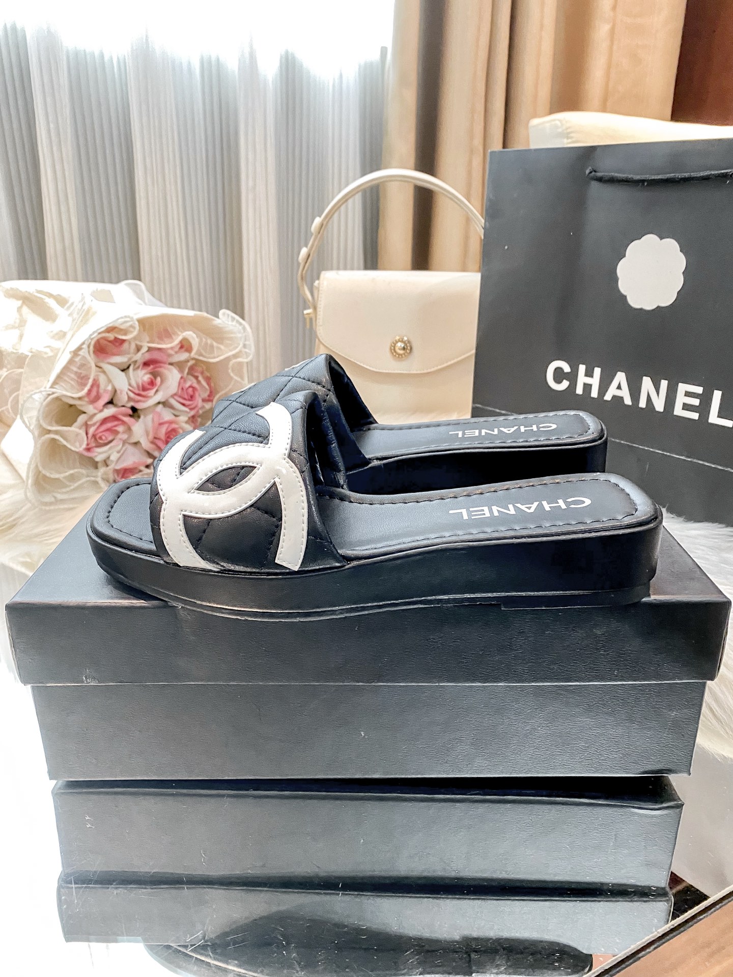 New style open-toe flat slippers