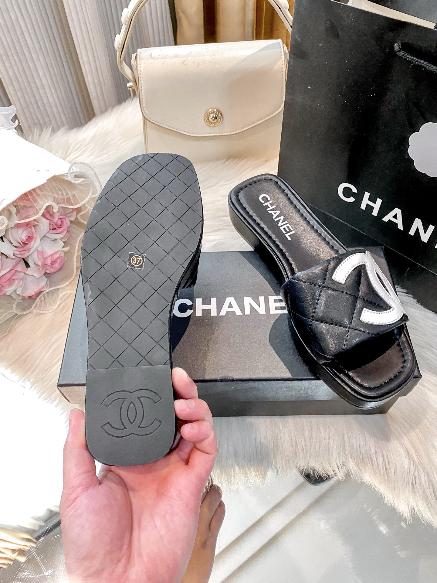 New style open-toe flat slippers