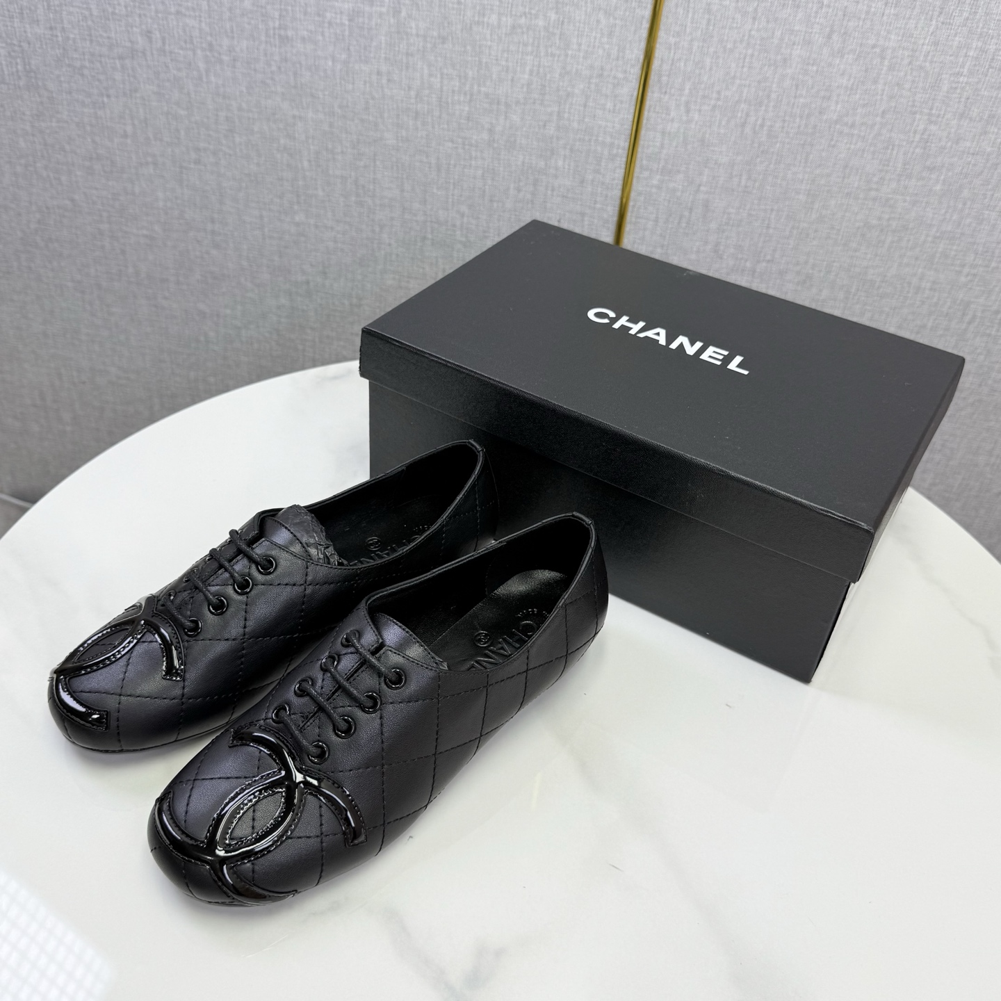Double C buckle loafers