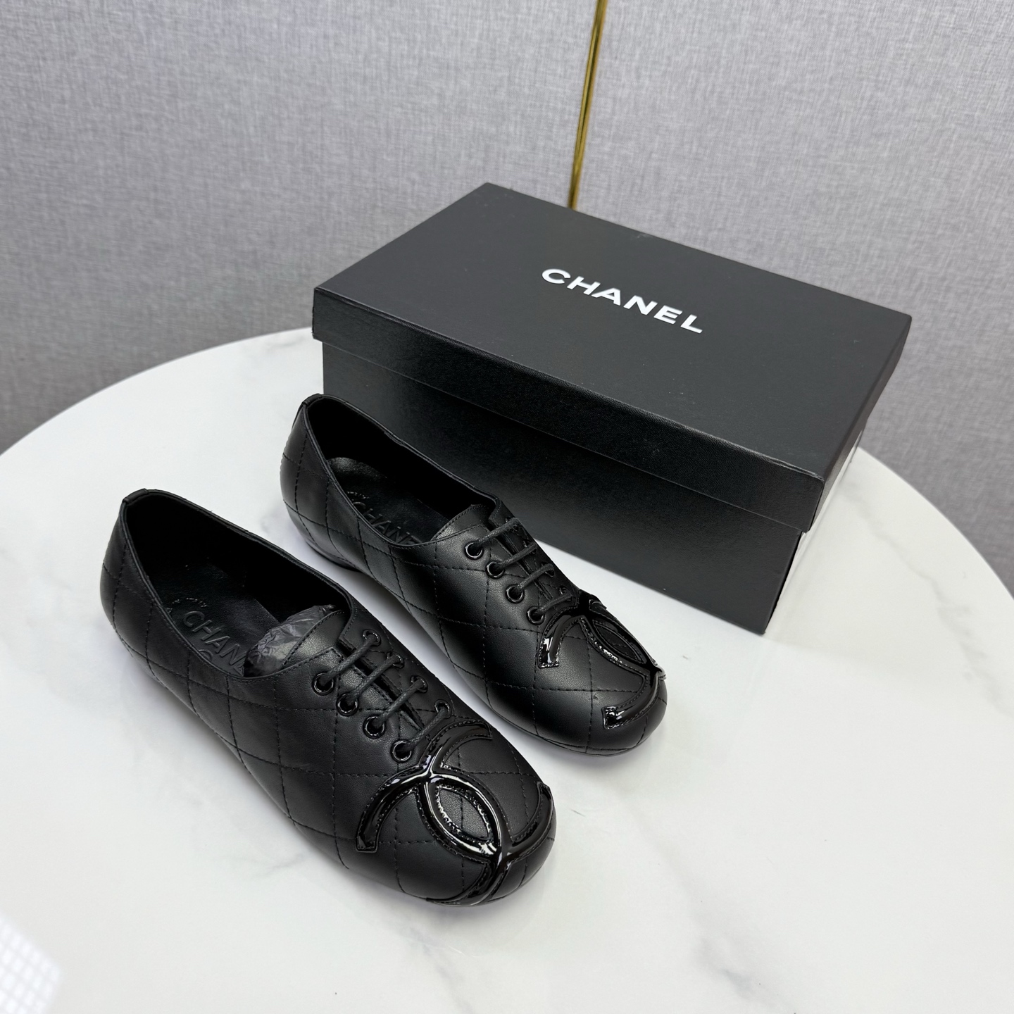 Double C buckle loafers