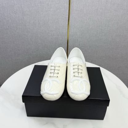 Double C buckle loafers