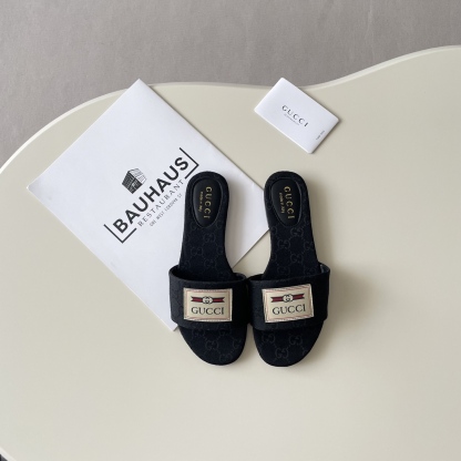 Fabric-printed flat sandals
