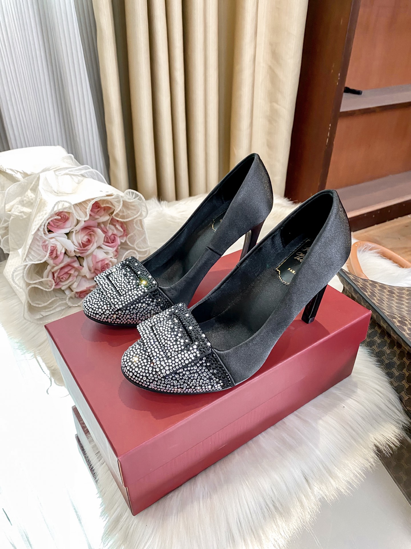 Classic rhinestone-embellished flat shoes