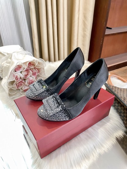 Classic rhinestone-embellished flat shoes