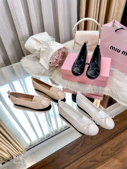 New flat ballet shoes for women