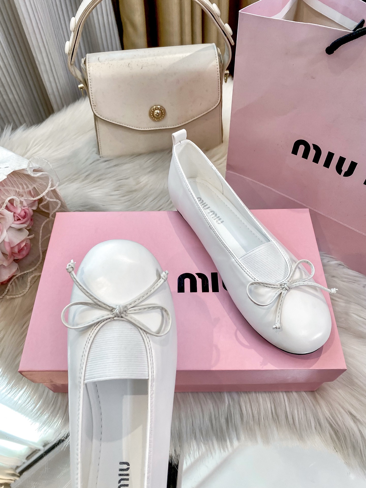 New flat ballet shoes for women