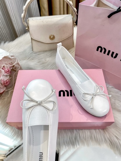 New flat ballet shoes for women