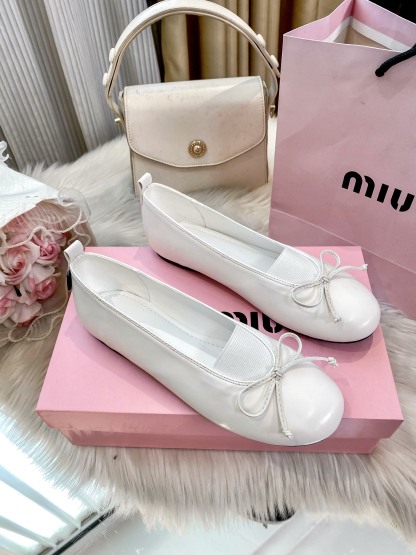 New flat ballet shoes for women