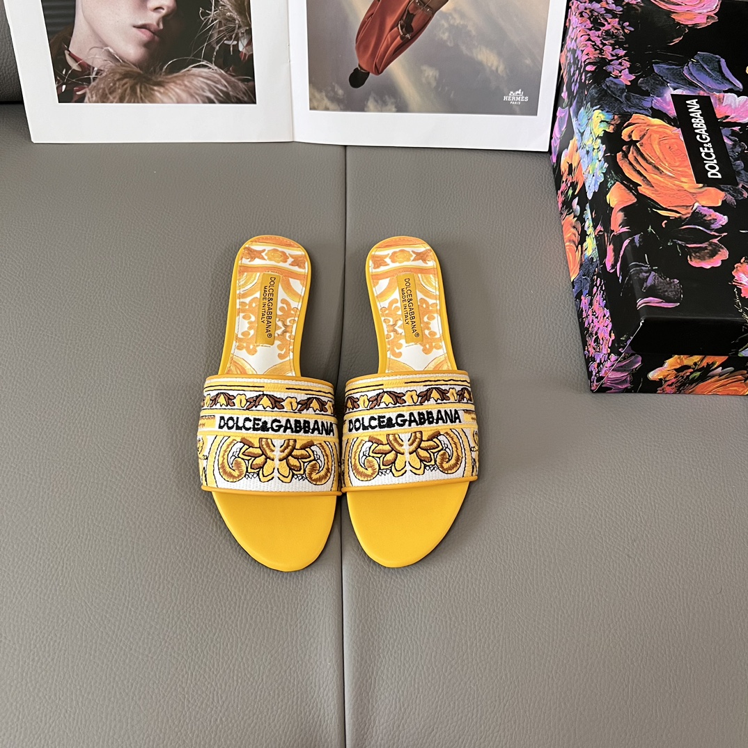 Hand-embroidered slippers