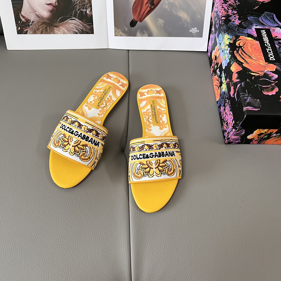 Hand-embroidered slippers