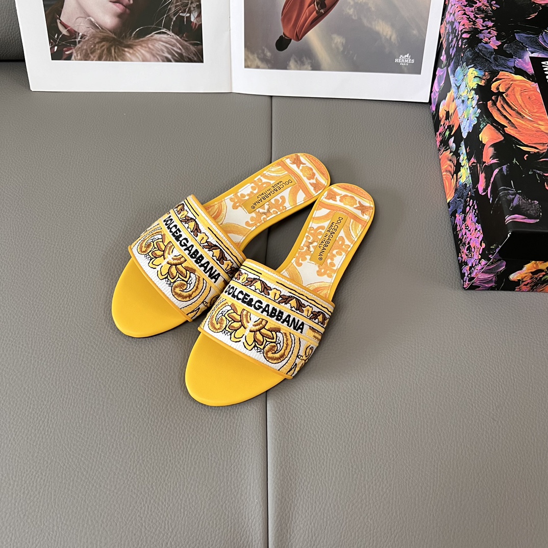 Hand-embroidered slippers