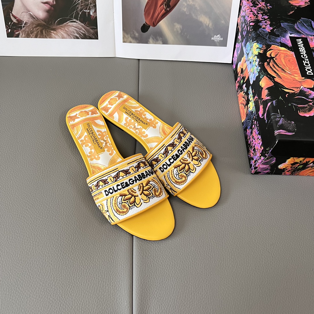 Hand-embroidered slippers